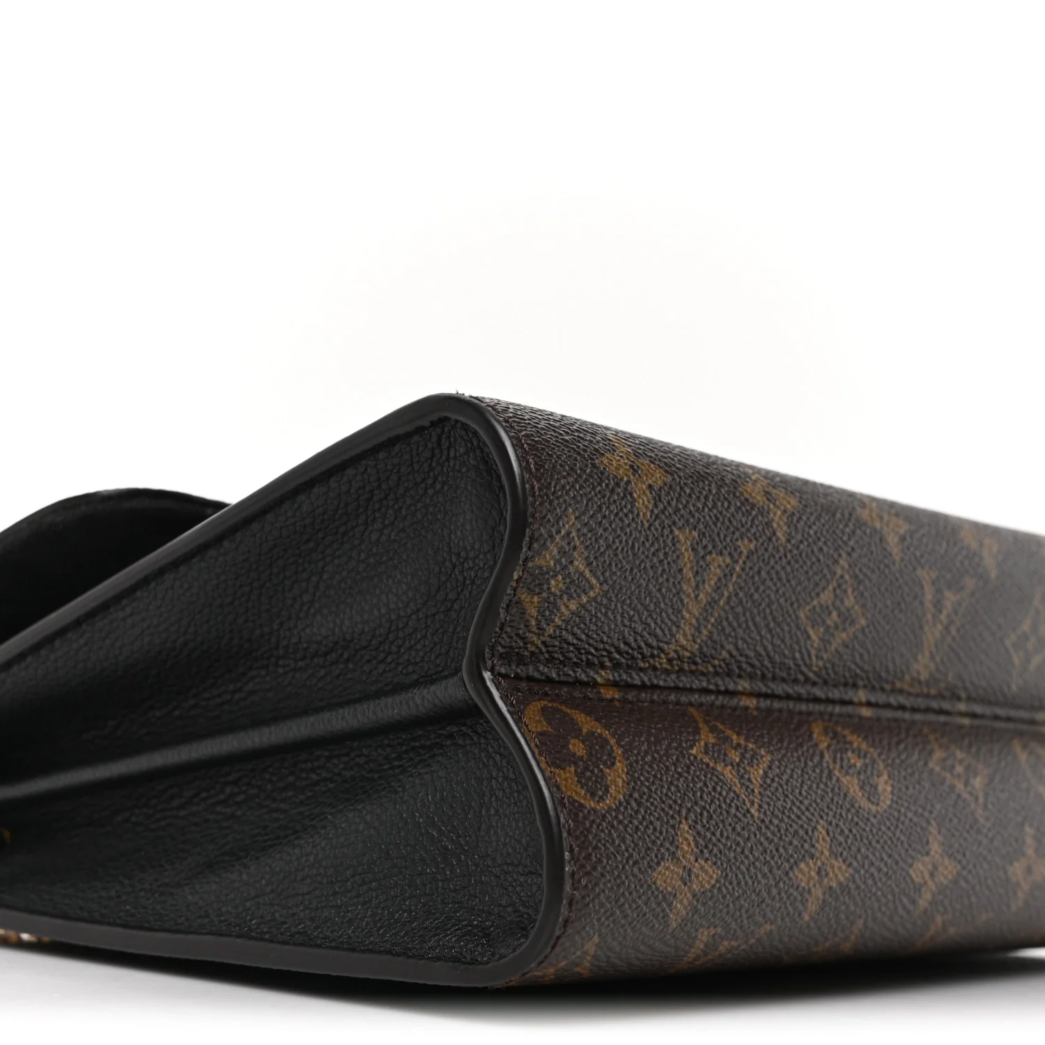 Monogram Victoire Black