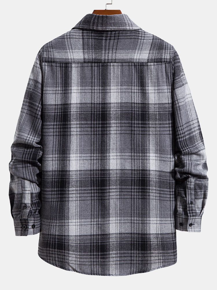 Chemise à carreaux à poches boutonnées sur le devant