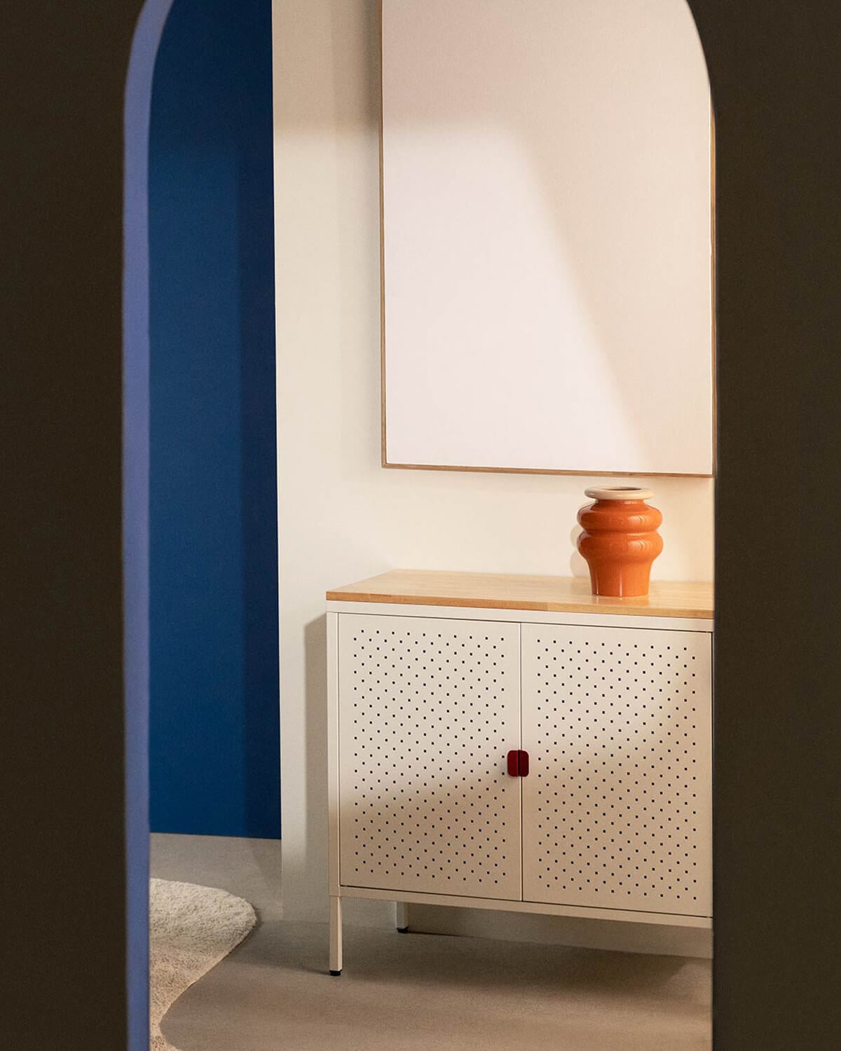 Varys - Aparador Bajo 2 Puertas de Acero Laminado y Madera de Pino Varys