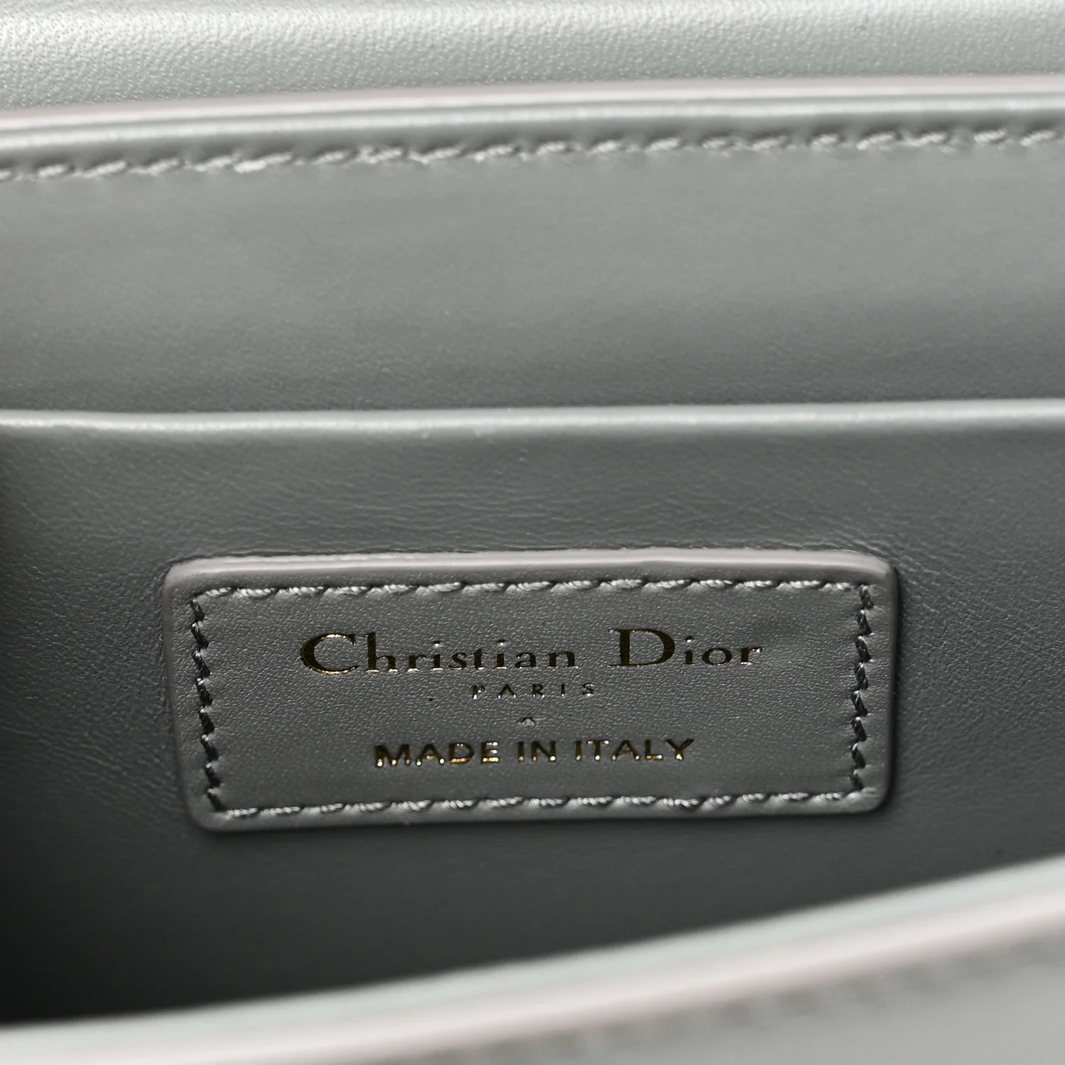 Box Calfskin 30 Montaigne Box Bag Stone Grey