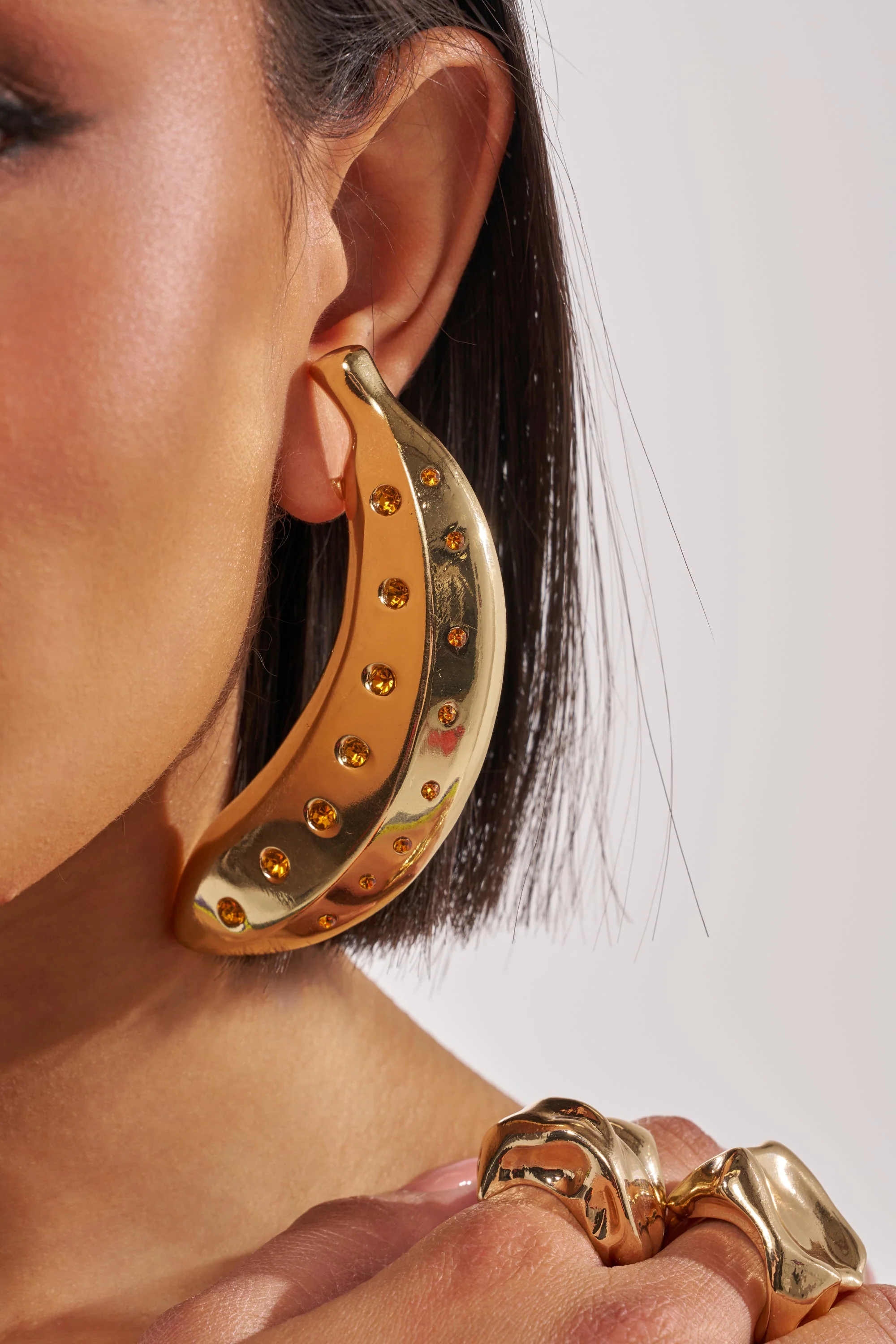 GOING BANANAS EARRING - Akira Store