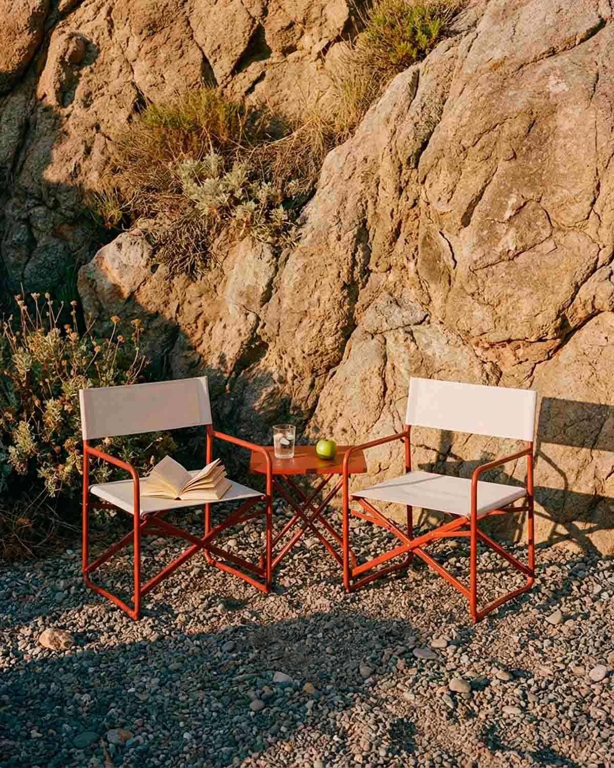 Bowye - Set de Jardín Plegable con 2 Sillones y 1 Mesa Auxiliar de Metal y Tela Bowye