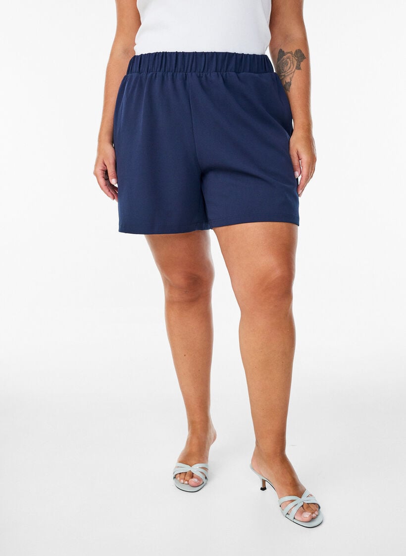 Zizzi Loose shorts with pockets