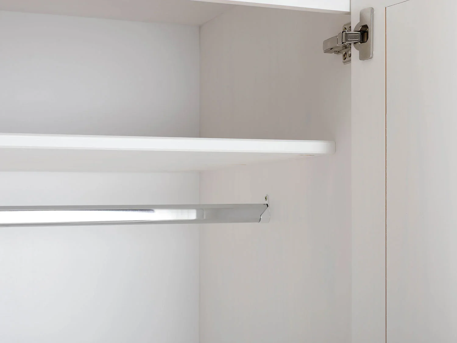 Inter Link Armoire en bois massif