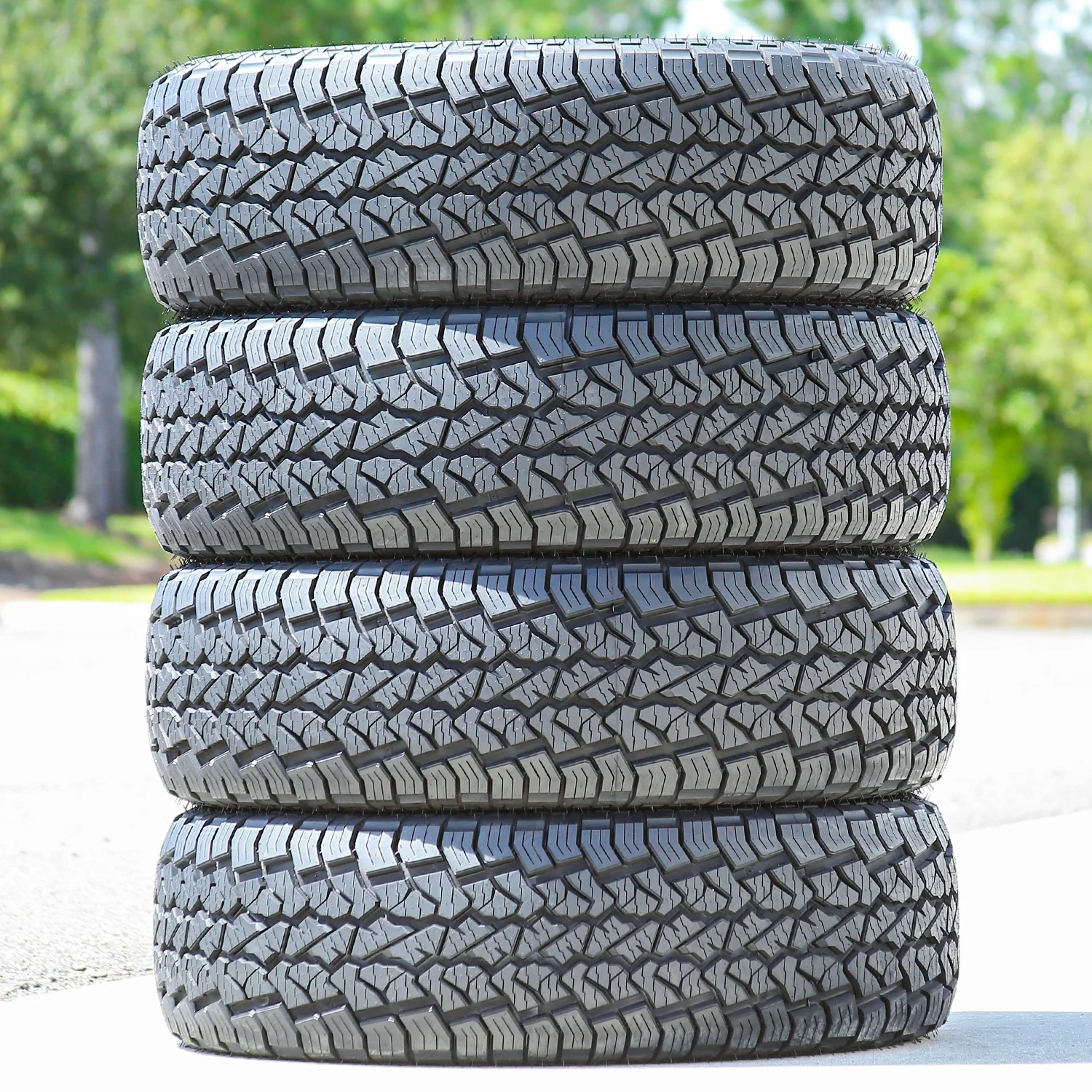 Aplus Shredder AT 235/70R16 106T a/T All-Terrain Tire