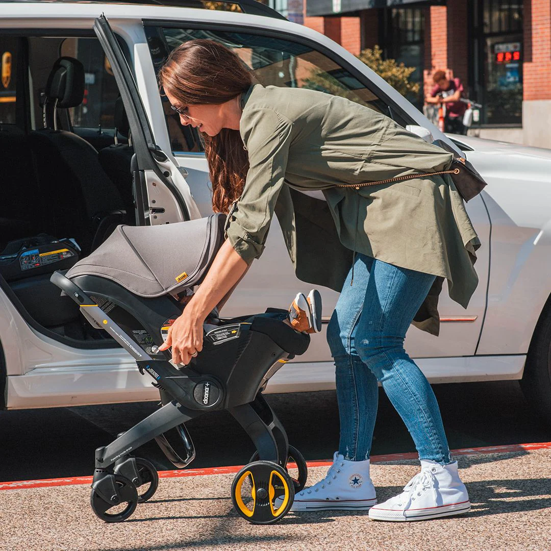 Siège auto et poussette pour bébé Doona 2025 avec base