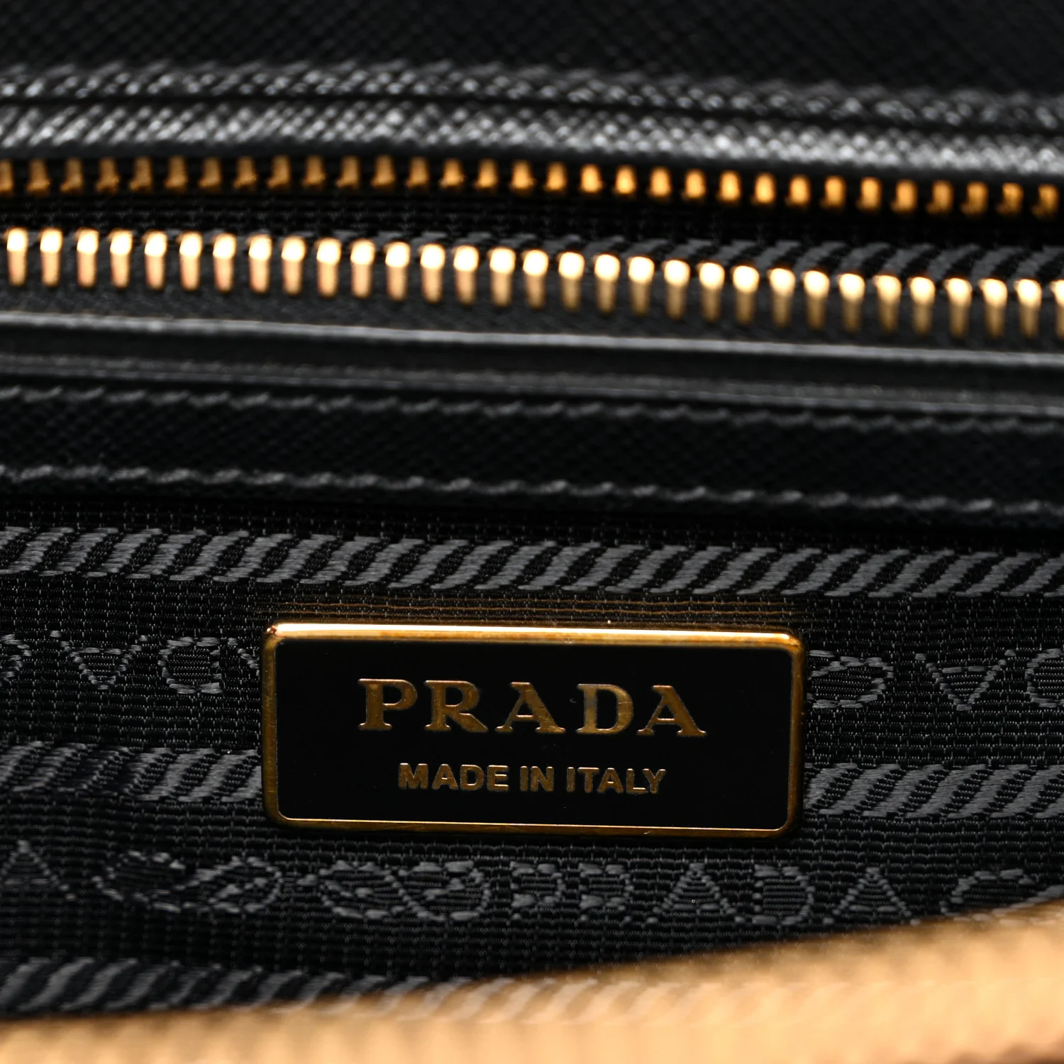Saffiano Small Galleria Double Zip Tote Black