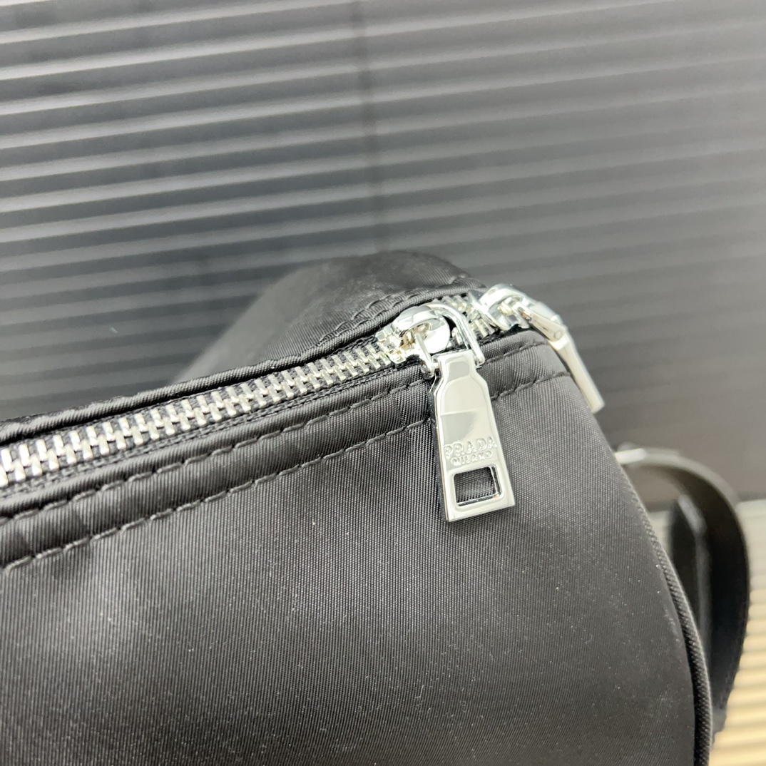 Pra new arrival travel bag size:50* 28 cm