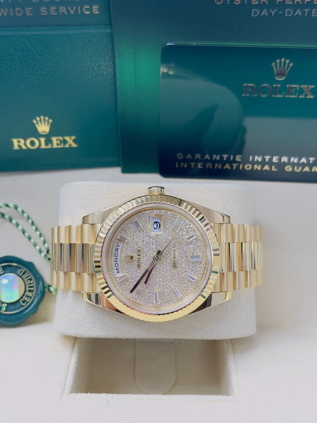 [Super Clone]RLX Yellow Gold President Day Date 40mm Diamond Pave Dial - 228238