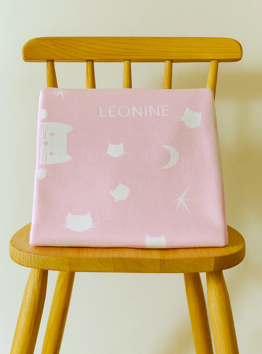 Plaid bébé motif chats en laine rose