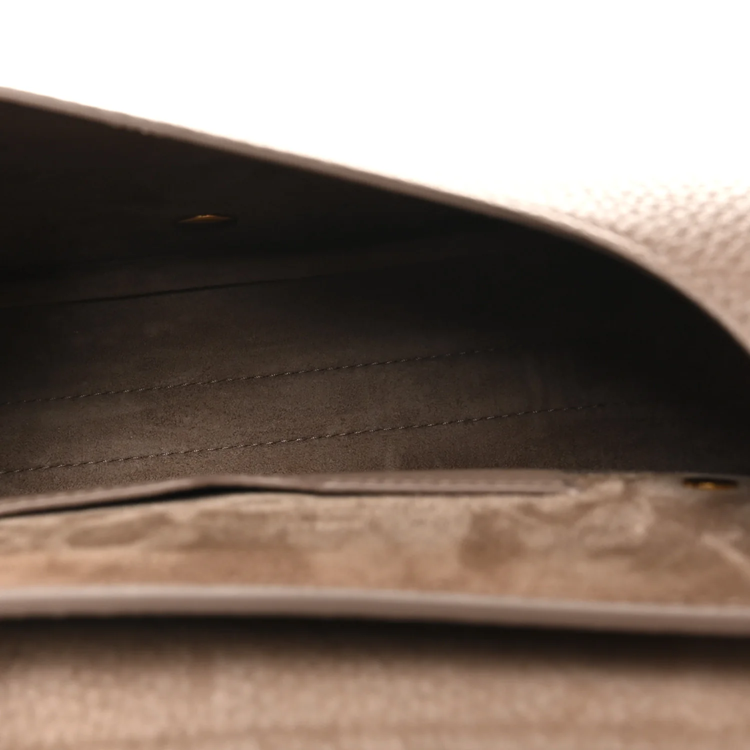 Grained Calfskin Medium Bobby Flap Warm Taupe