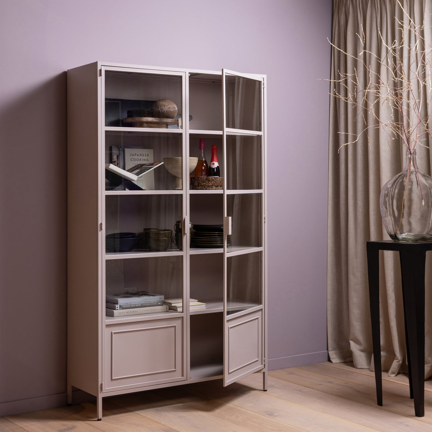 WOOOD Ronja Vitrinekast - Metaal - Soft Pink - 189x110x43