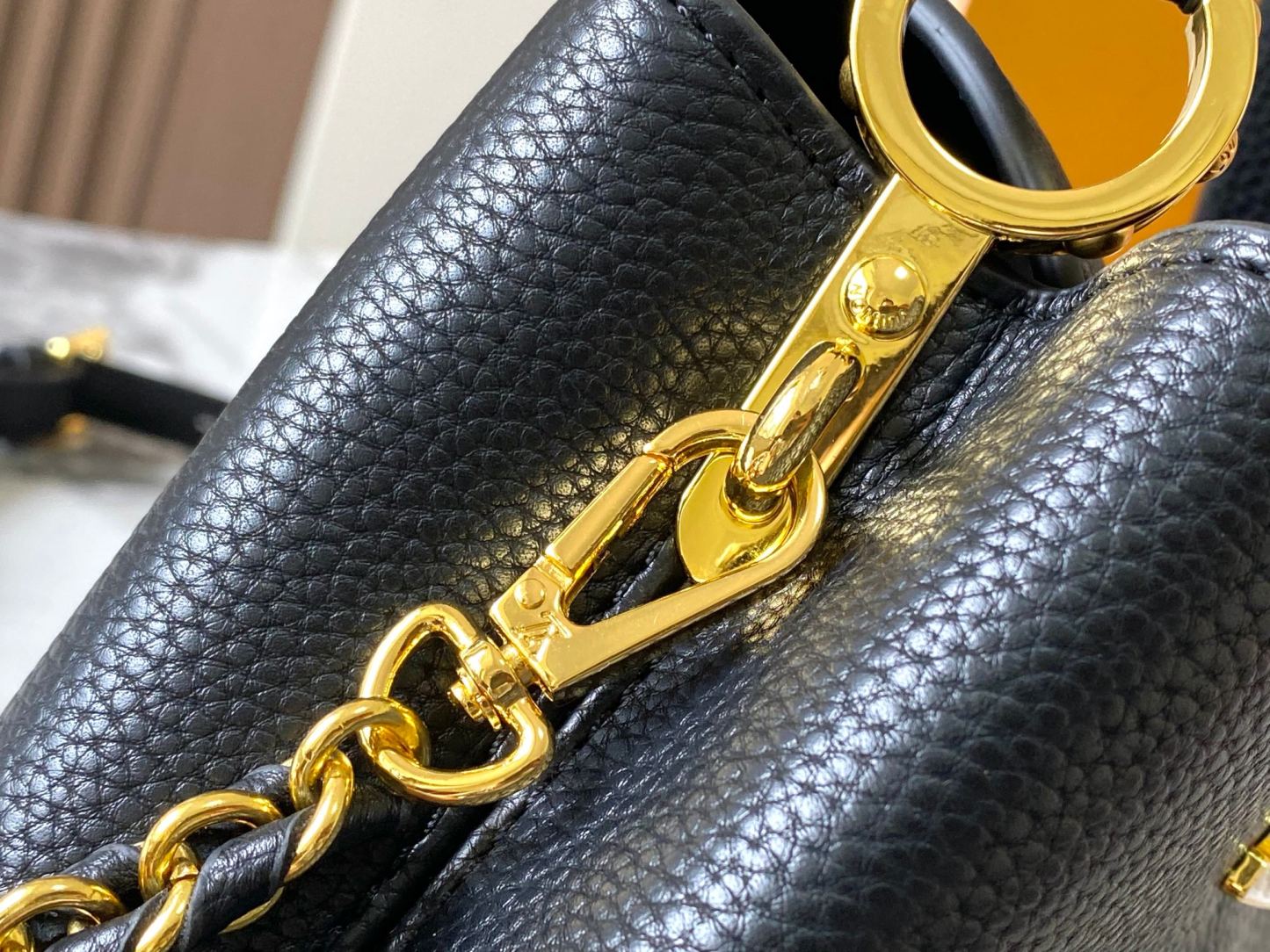 Louis Milky Way Capucines BB  Taurillon leather M23082 size: 21��14��8cm