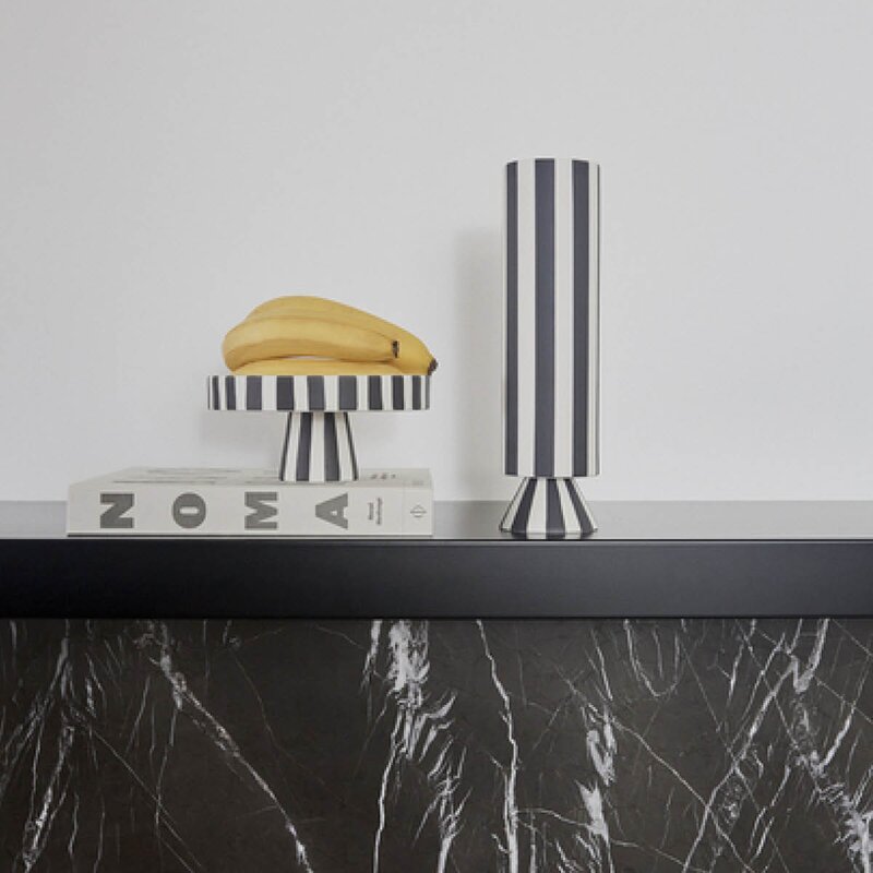 Toppu vase 31 cm hvit/svart