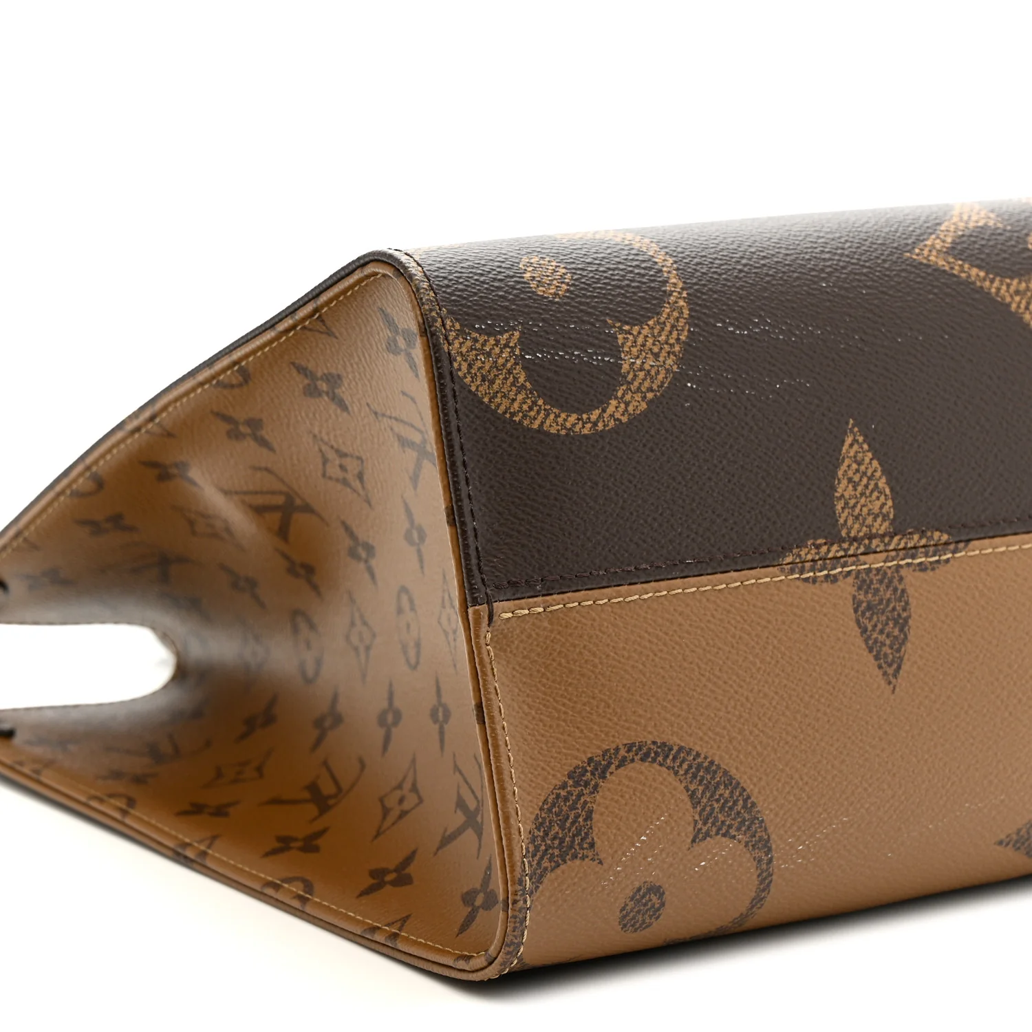 Reverse Monogram Giant Onthego MM