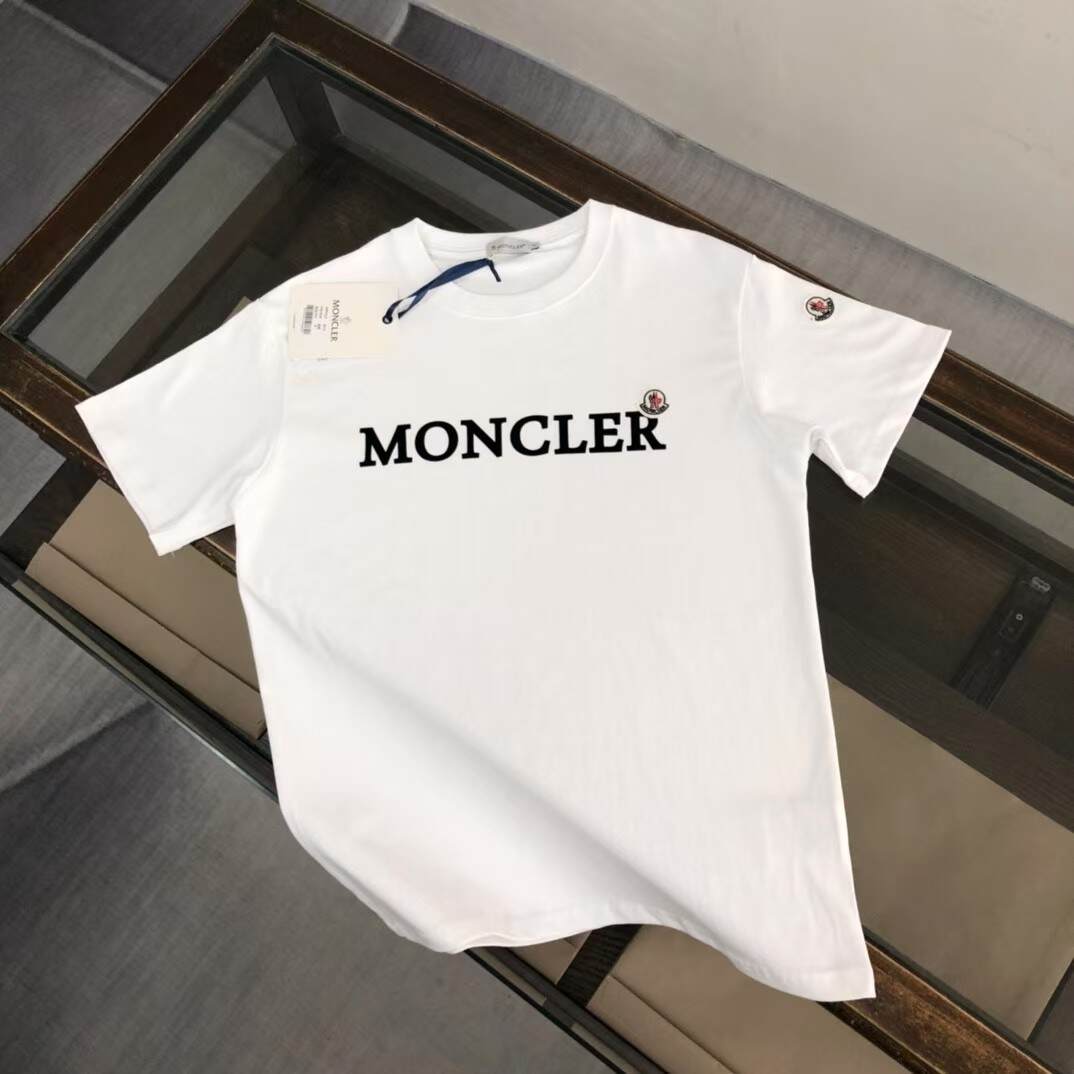 【Moncler 】（モンクレール）男女兼用、ご好評に付き再入荷！半袖Tシャツ
