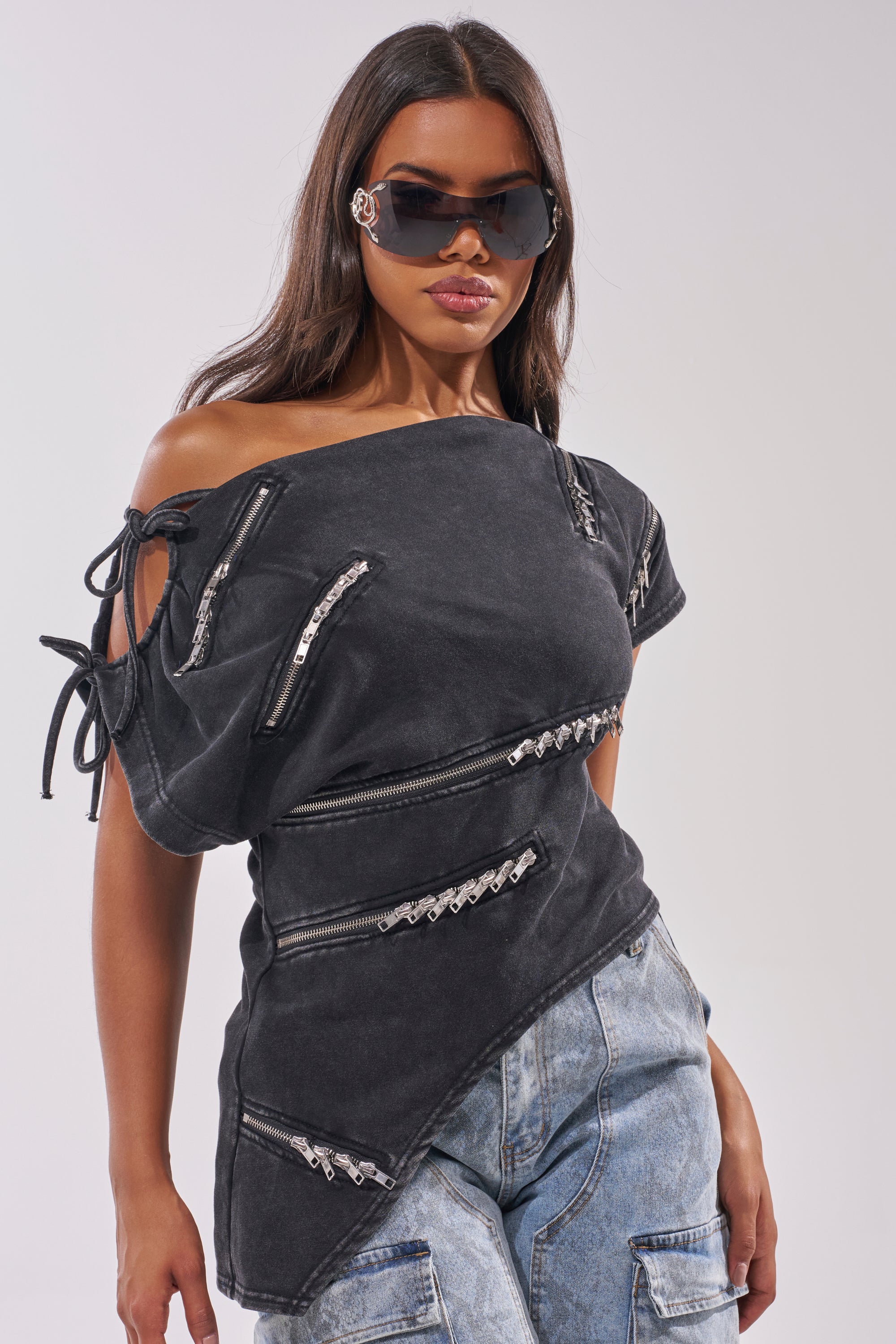 ROGUE ZIPPER ASYMMETRIC TEE - Akira Store