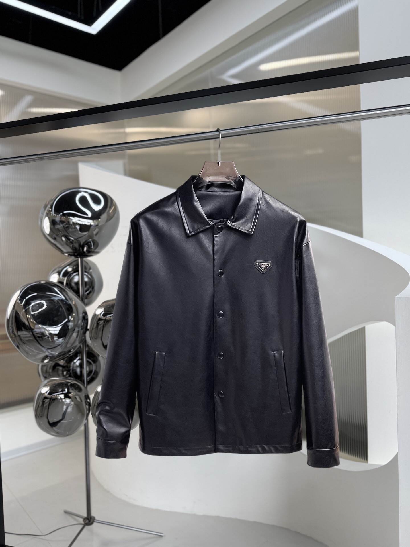 PRADA秋冬新作 トライアングルロゴ レザージャケット メンズMONCLER