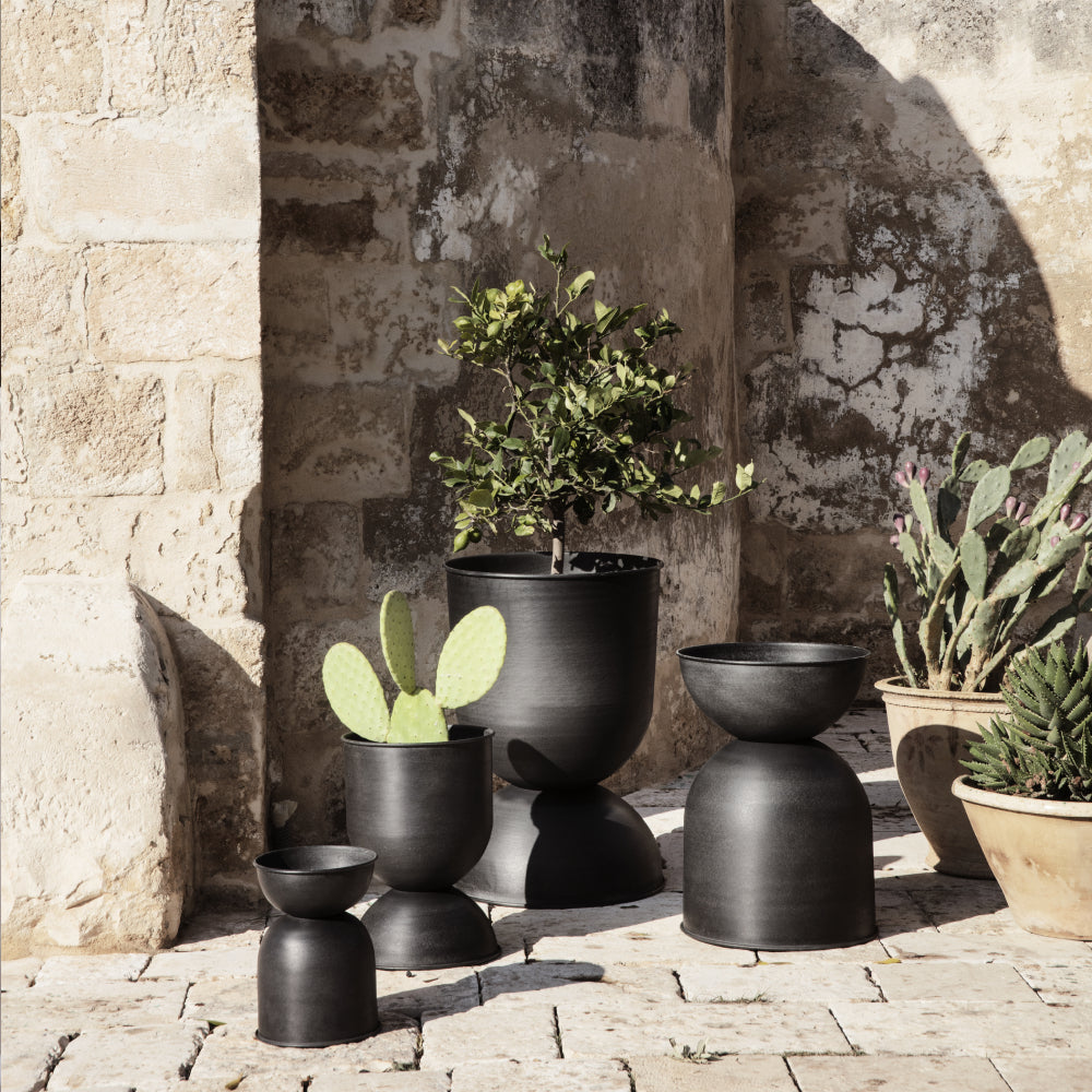 Ferm Living Hourglass Pot M