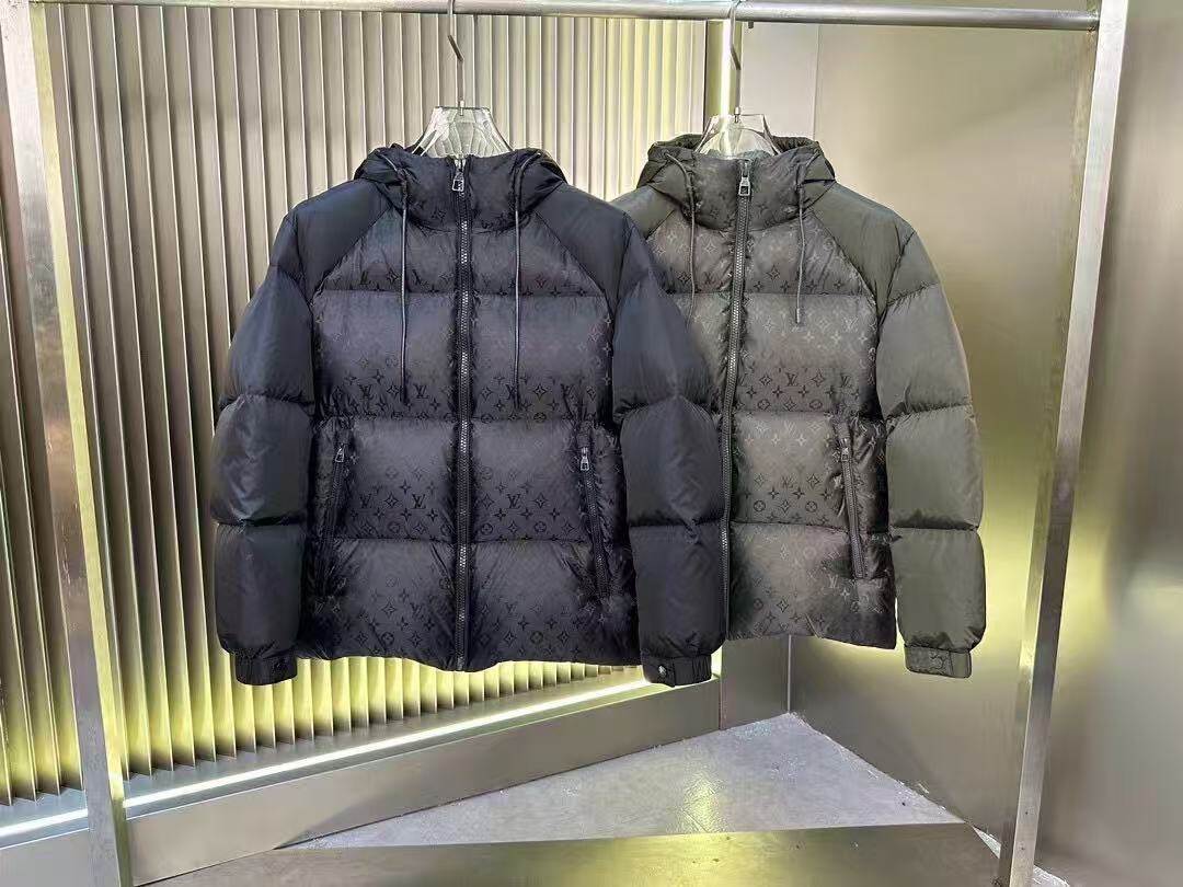 LOUIS VUITTON 2025年新作 LV ダウンジャケット フルロゴプリント ユニセックスモデル MONCLER