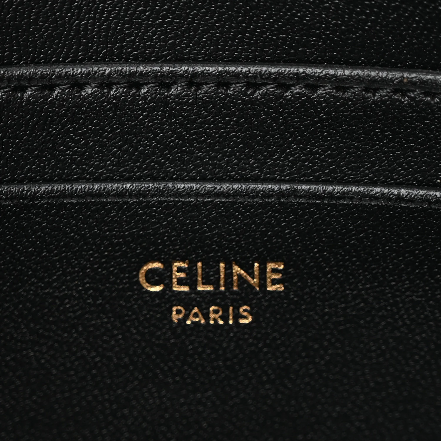 Grained Calfskin 16 Pochette Black