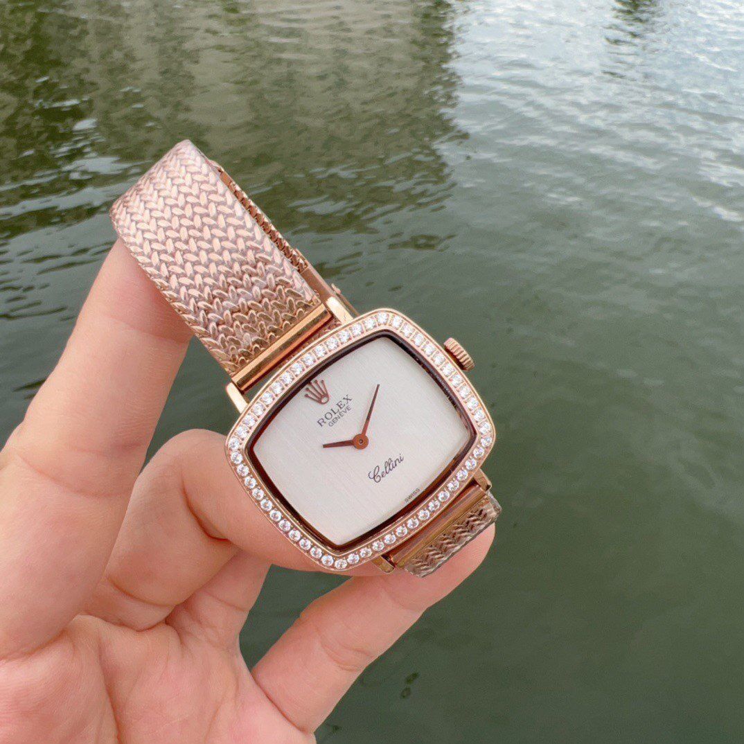 Replica Rolex Cellini Diamond Bezel Rose Gold Quartz psp34233