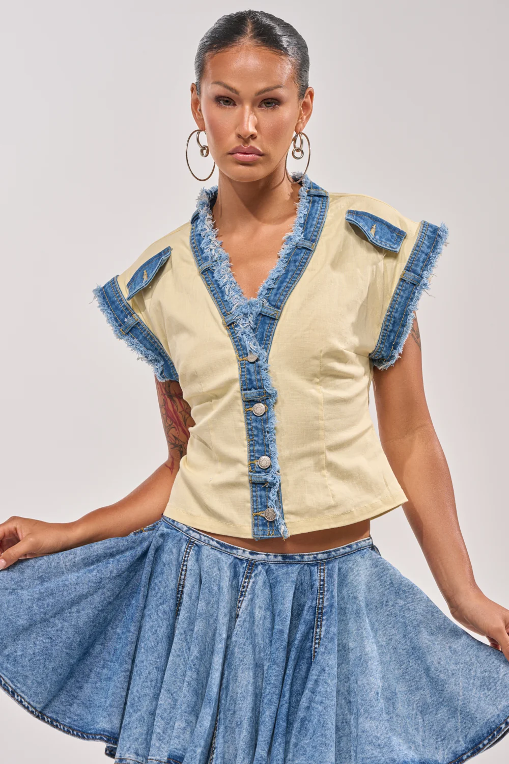DO YOU LOVE ME BUTTON DOWN - Akira Store