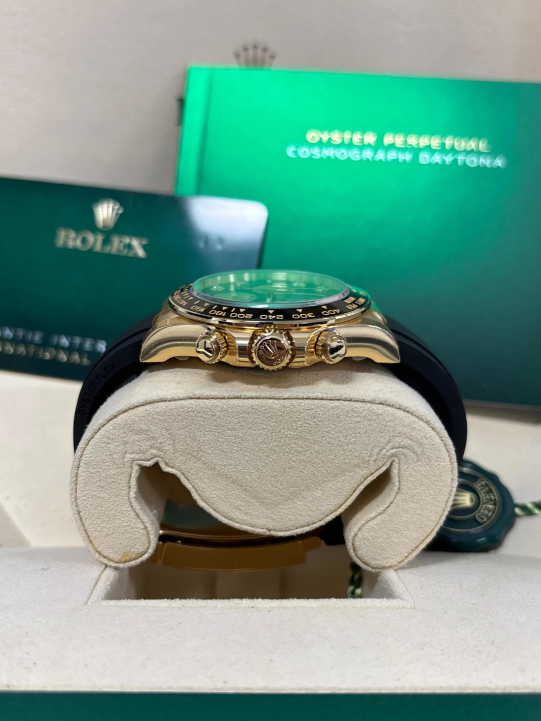 [Super Clone]Rolex Daytona Yellow Gold / Ceramic / Black / Diamond-Set / Oysterflex  m126518LN-0006