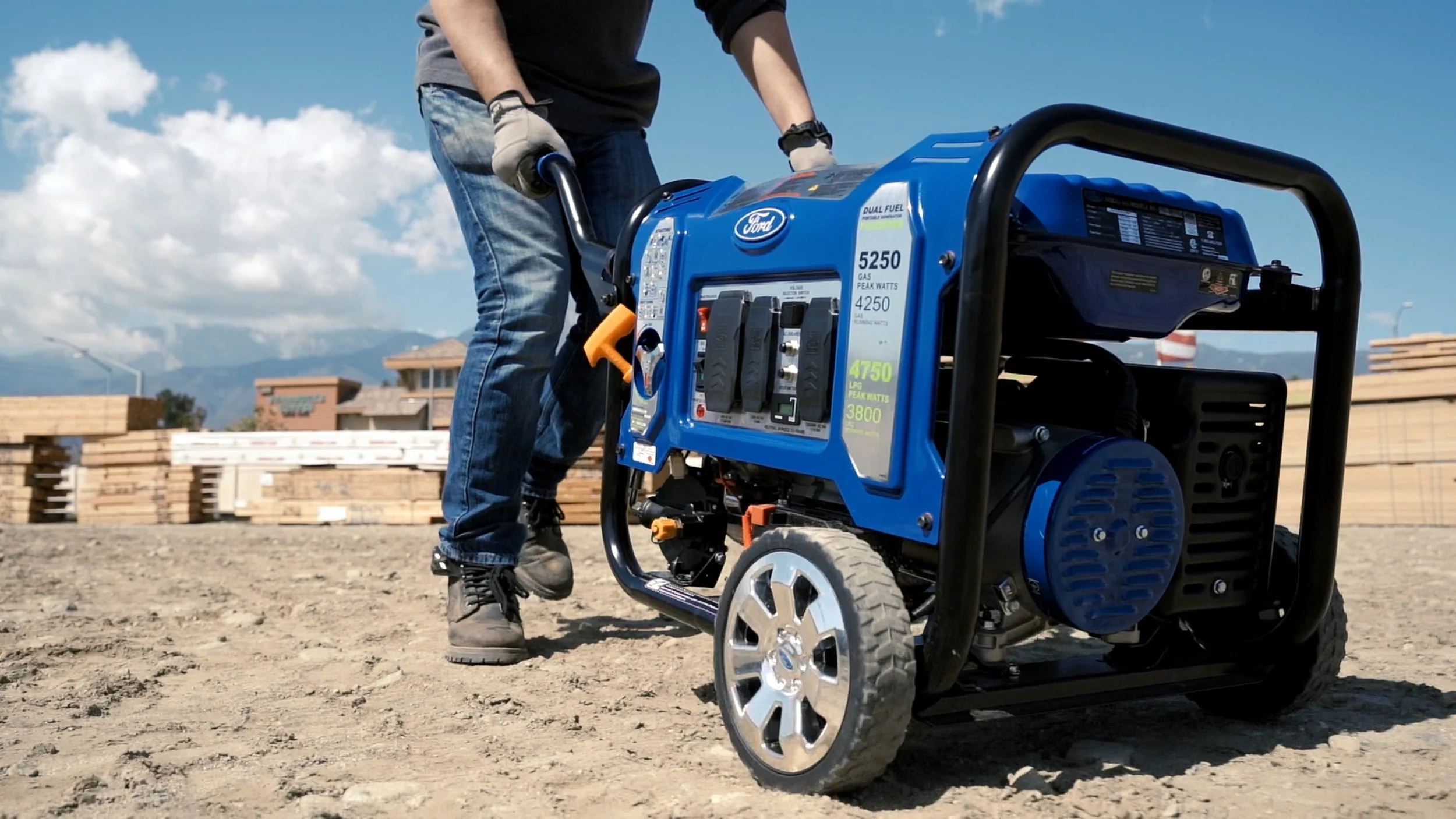 Ford 5,250 Watt Dual Fuel Portable Generator with Wireless Remote Start Image 5