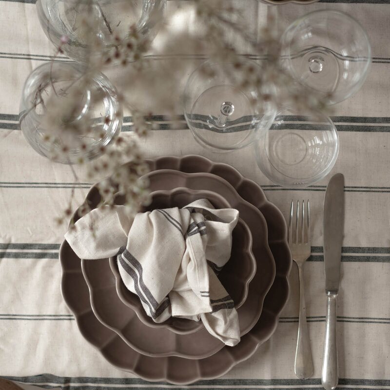Lotus asjett  22 cm brun