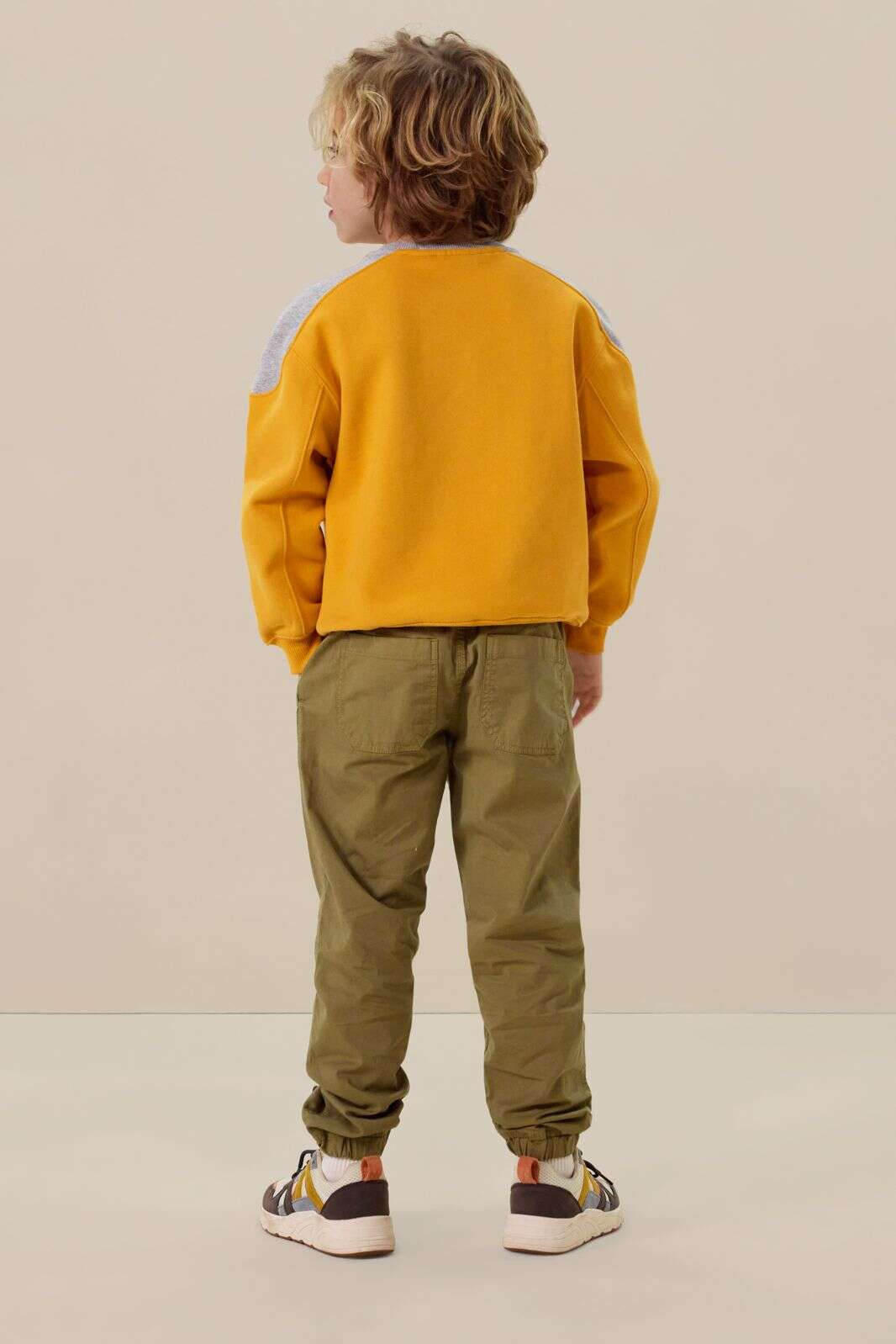 Groene pull on broek met aantrekkoorden