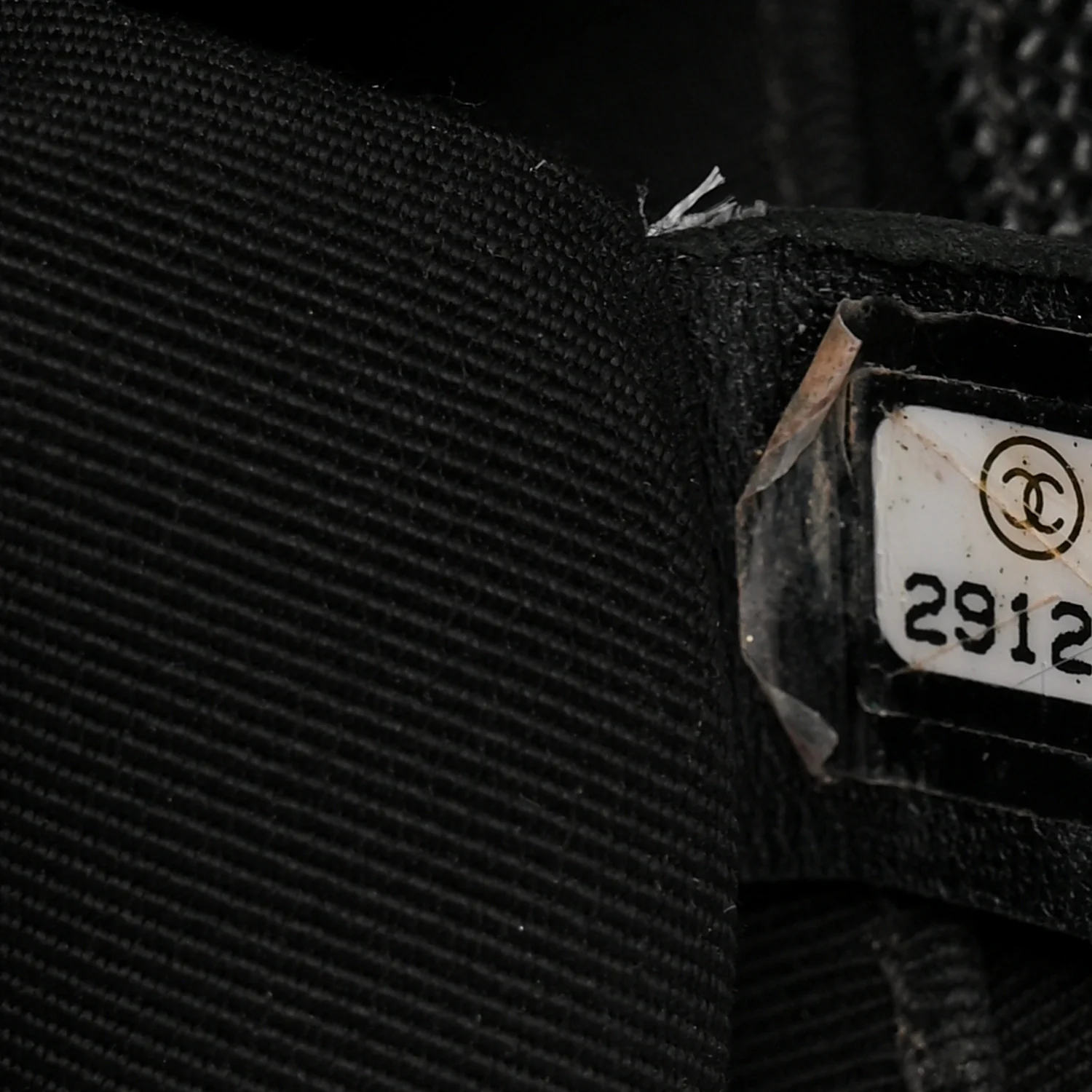 Caviar Quilted Medium Boy Flap Black