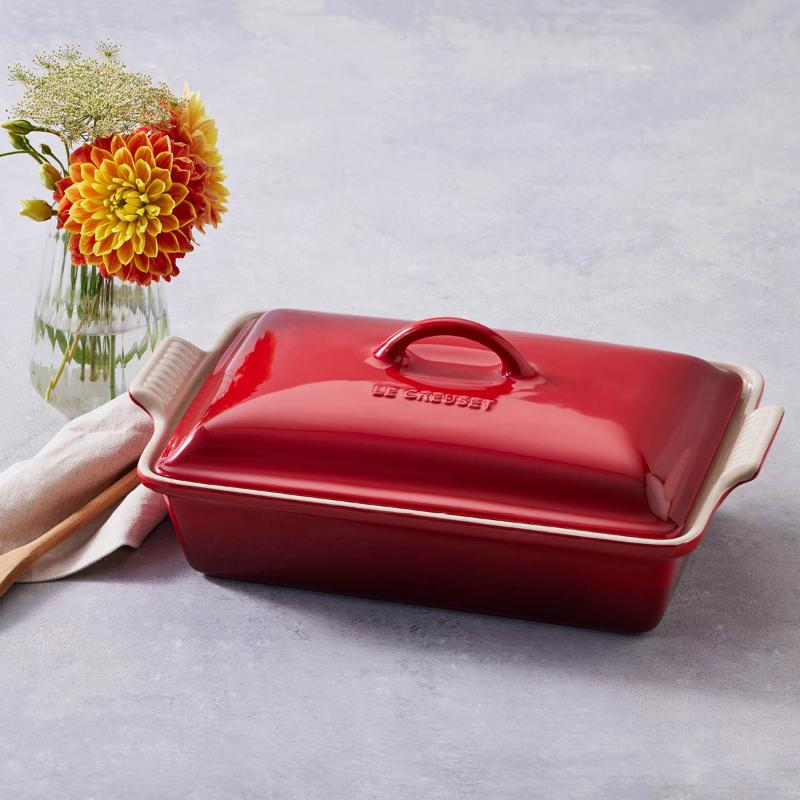 Heritage rektangulært fat med lokk 33x24 cm 3,8L cerise