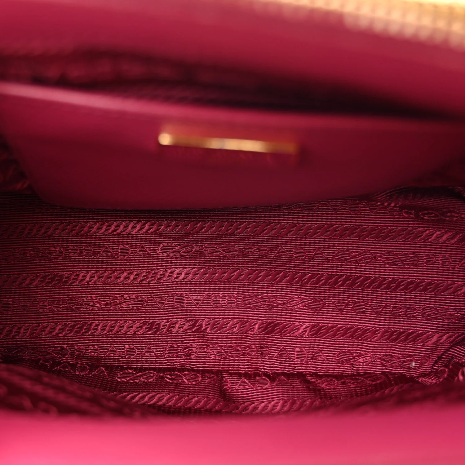 Saffiano Lux Micro Galleria Double Zip Tote Fuxia