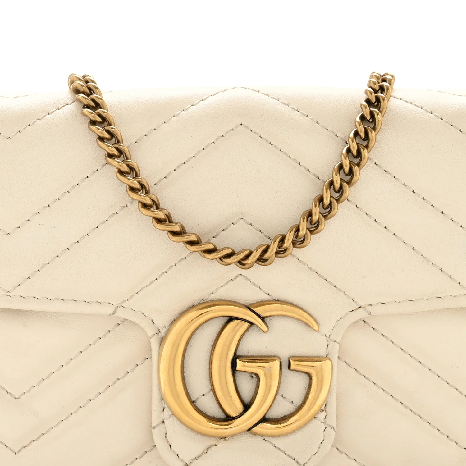 Calfskin Matelasse Super Mini GG Marmont Shoulder Bag White