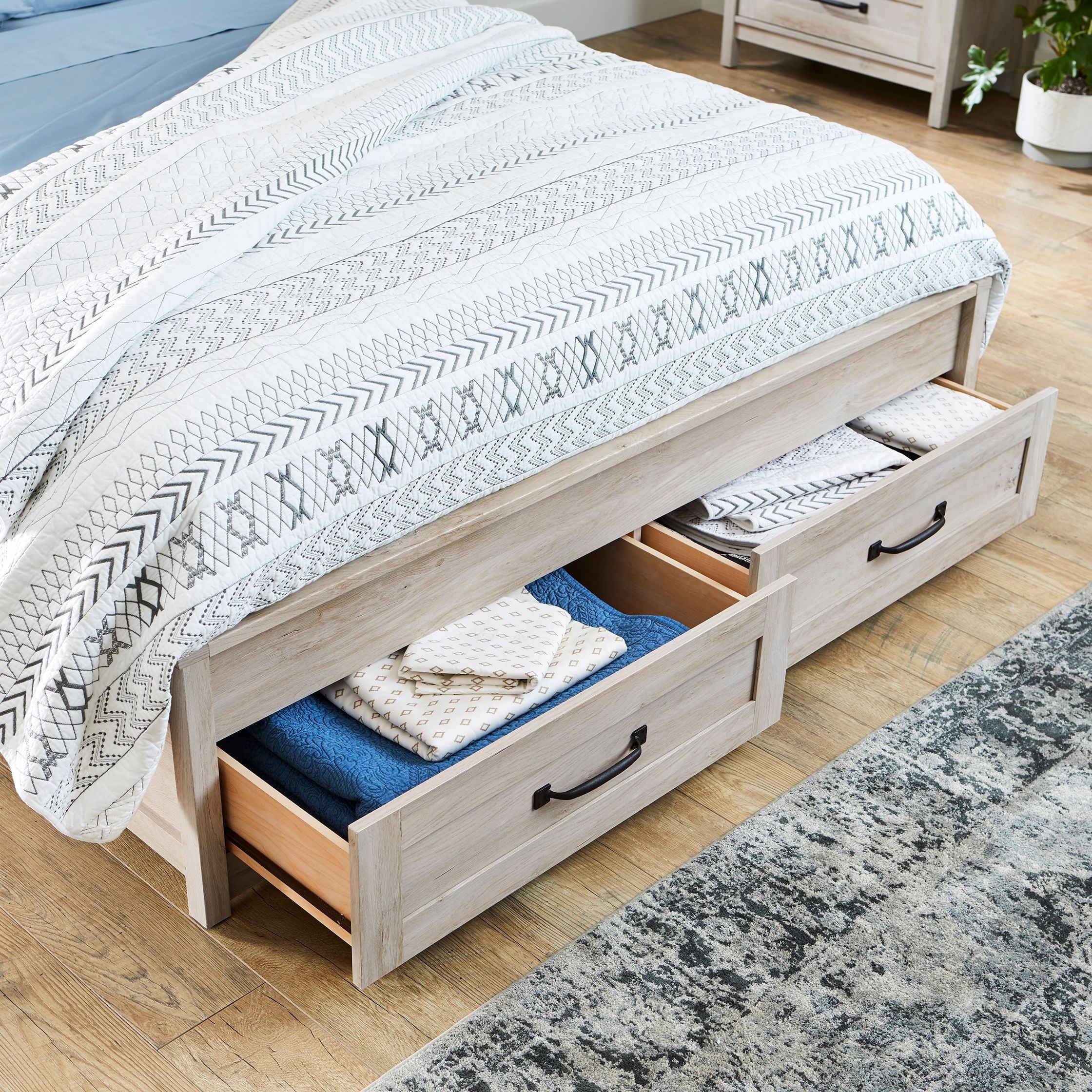 Better Homes & Gardens Modern Farmhouse Queen Platform Bed, Rustic White Finish