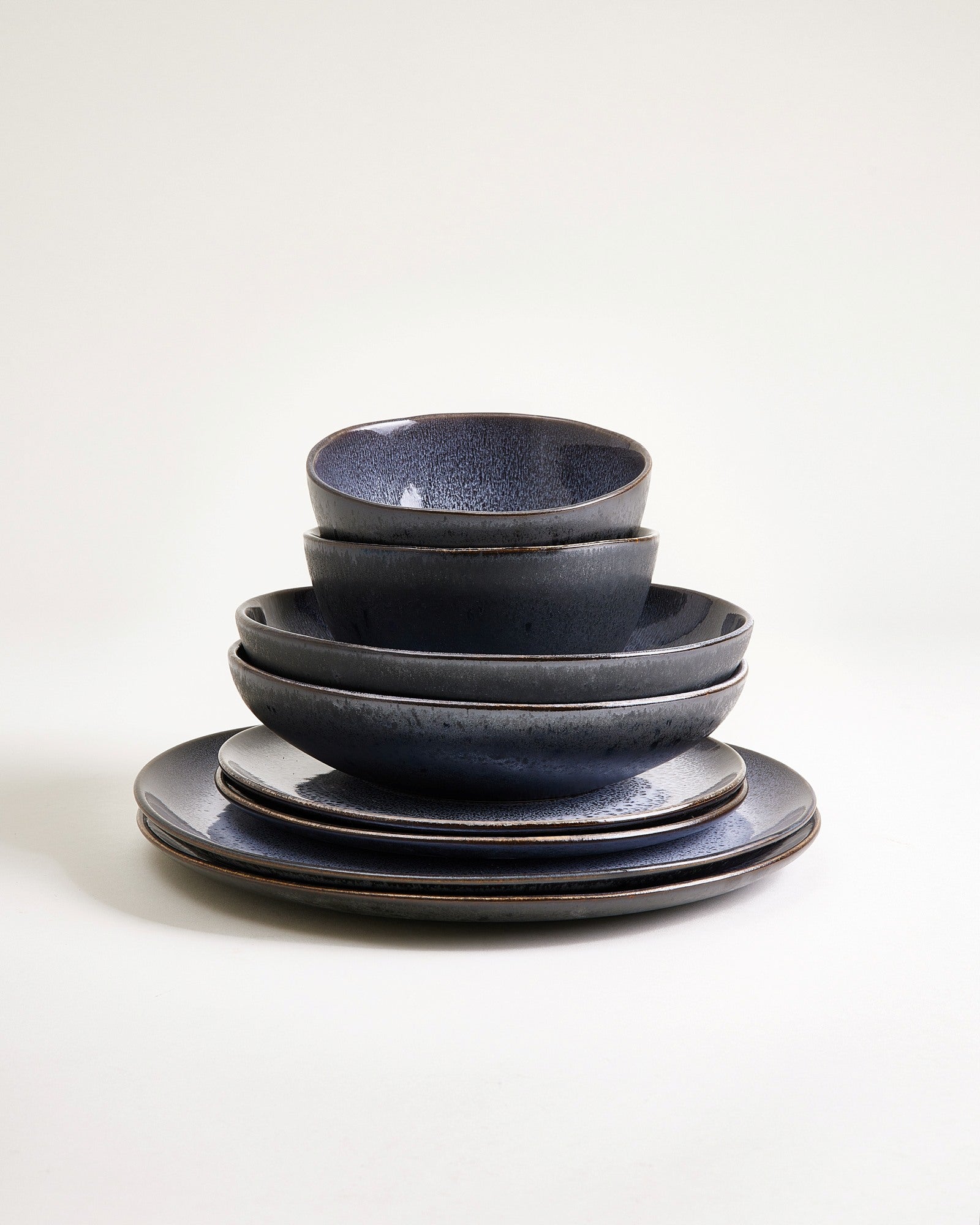 AREIA - TABLEWARE SET CLASSIC BLACK 8 PIECES