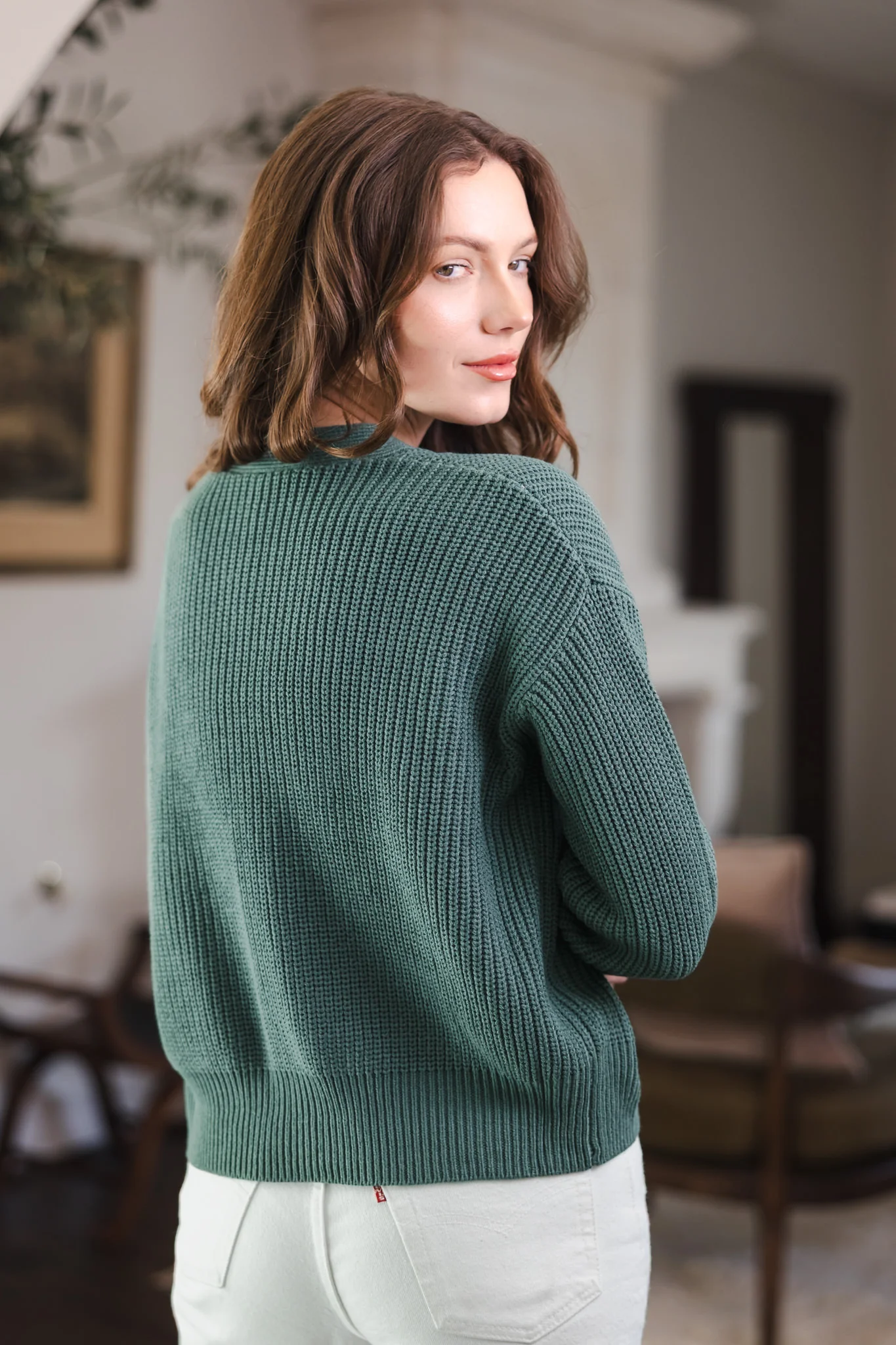 Chunky Knit Women's Cropped Cardigan in Pine