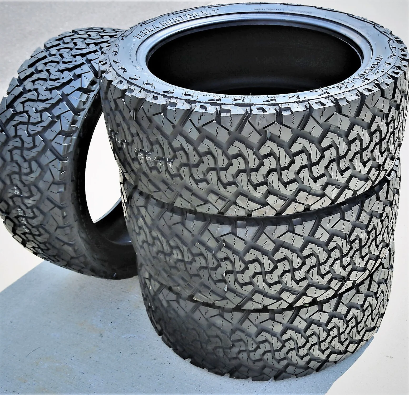 Venom Power Terra Hunter X/T 285/45R22 114T XL Extreme Terrain Tire