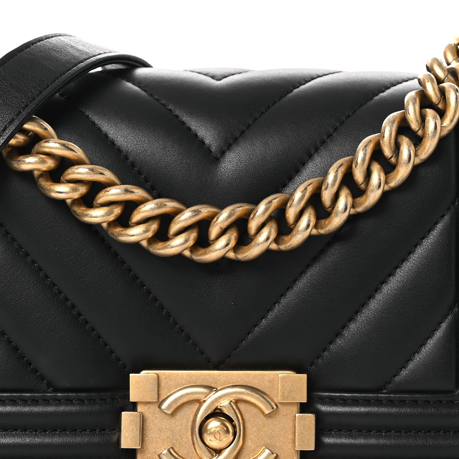 Calfskin Chevron Quilted Medium Boy Flap Black