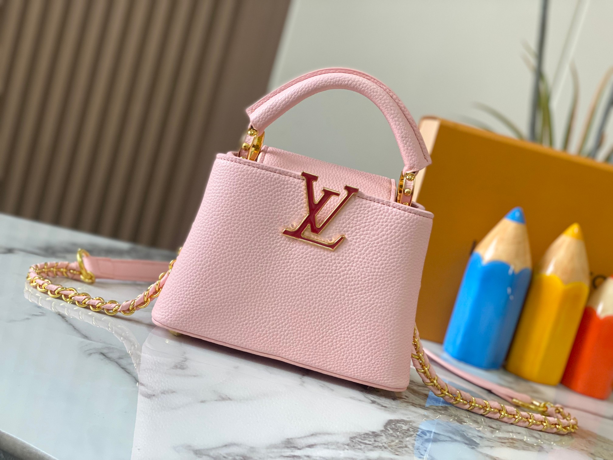 Louis Milky Way Capucines BB  Taurillon leather M23082 size: 21��14��8cm