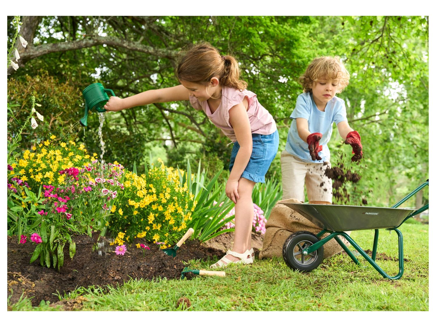 Playtive Brouette et outils de jardinage pour enfant