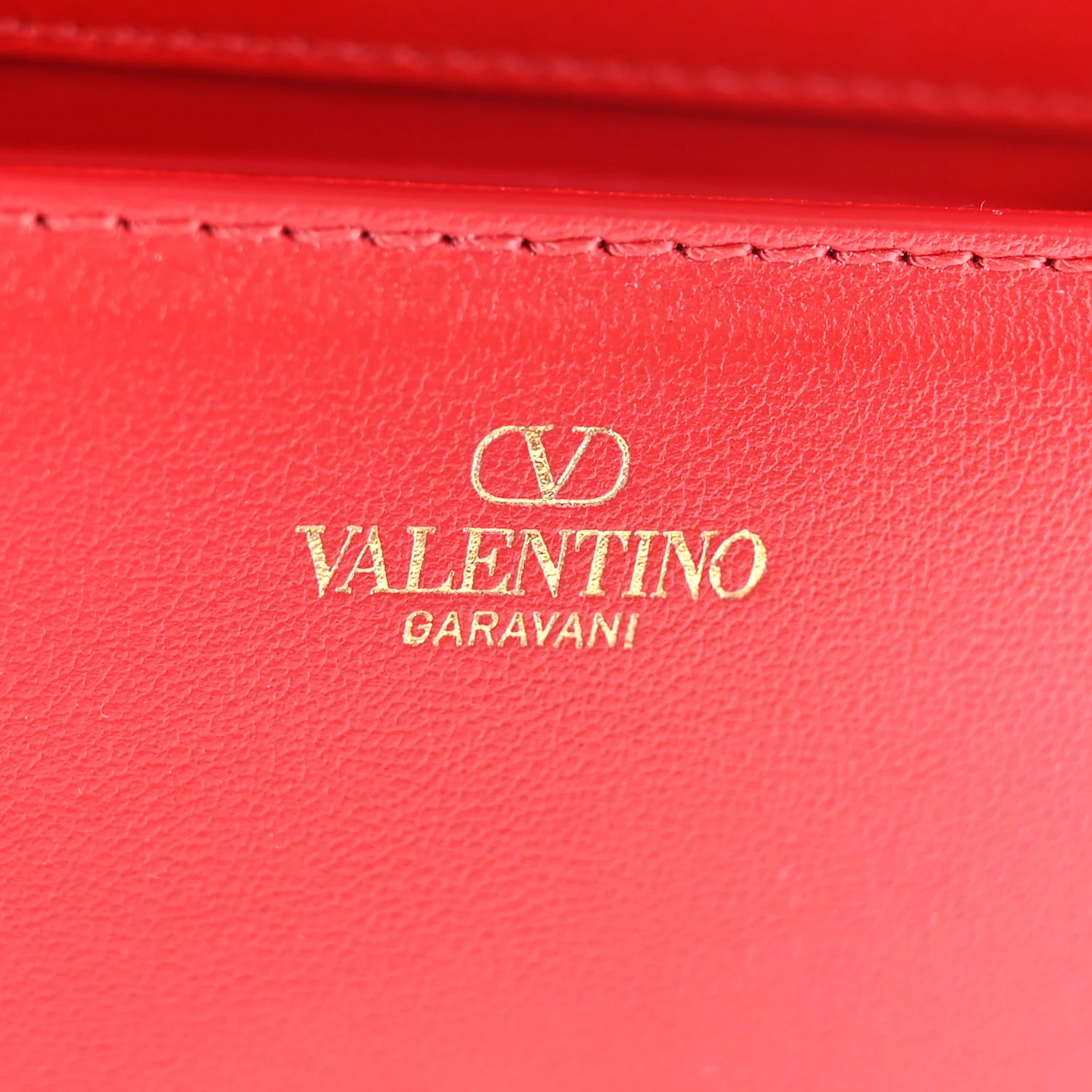 Calfskin Enamel Vlogo Small Loco Shoulder Bag Rouge Pur