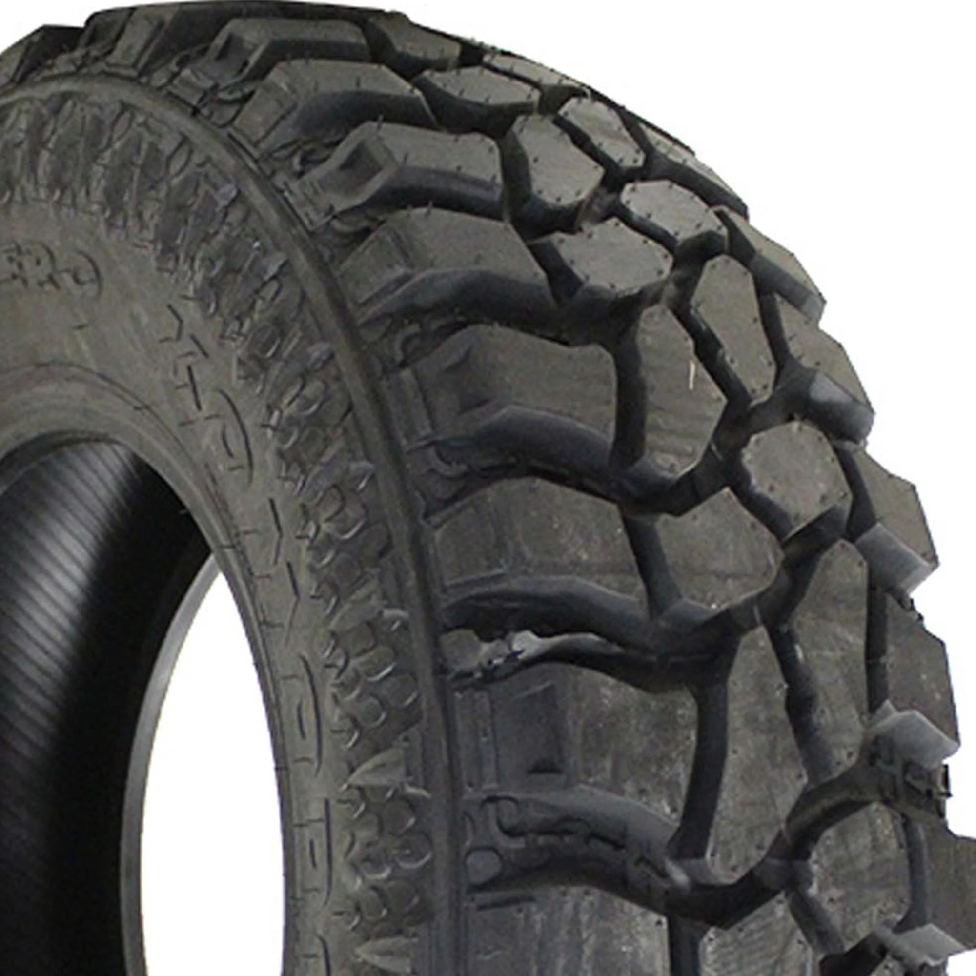 GT Radial Komodo MT Plus Mud-Terrain LT235/75R15 104/101Q C Light Truck Tire