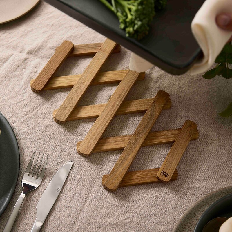 RAW Teak gryteunderlag utfellbart 60 cm