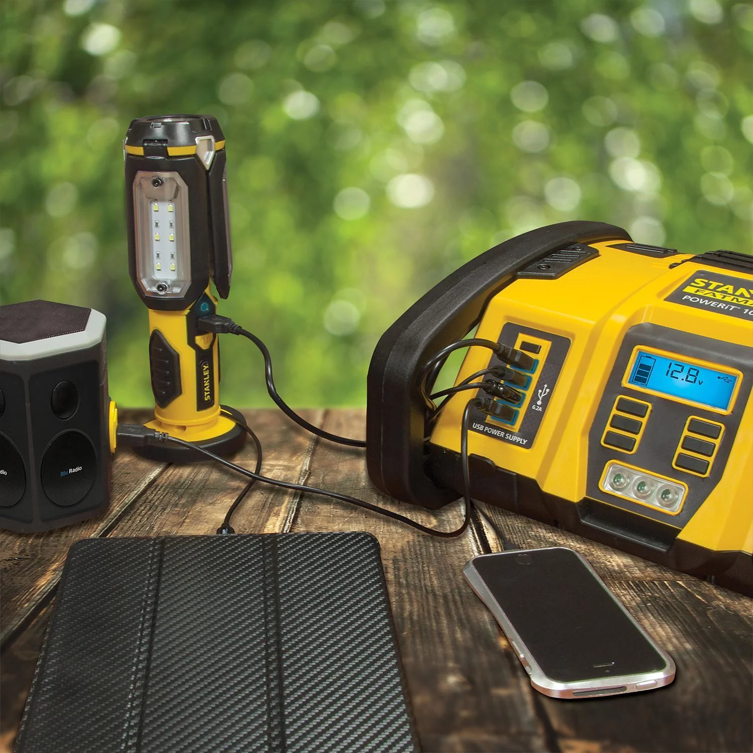 Fatmax Professional Power Station With 120 PSI Air Compressor Image 3