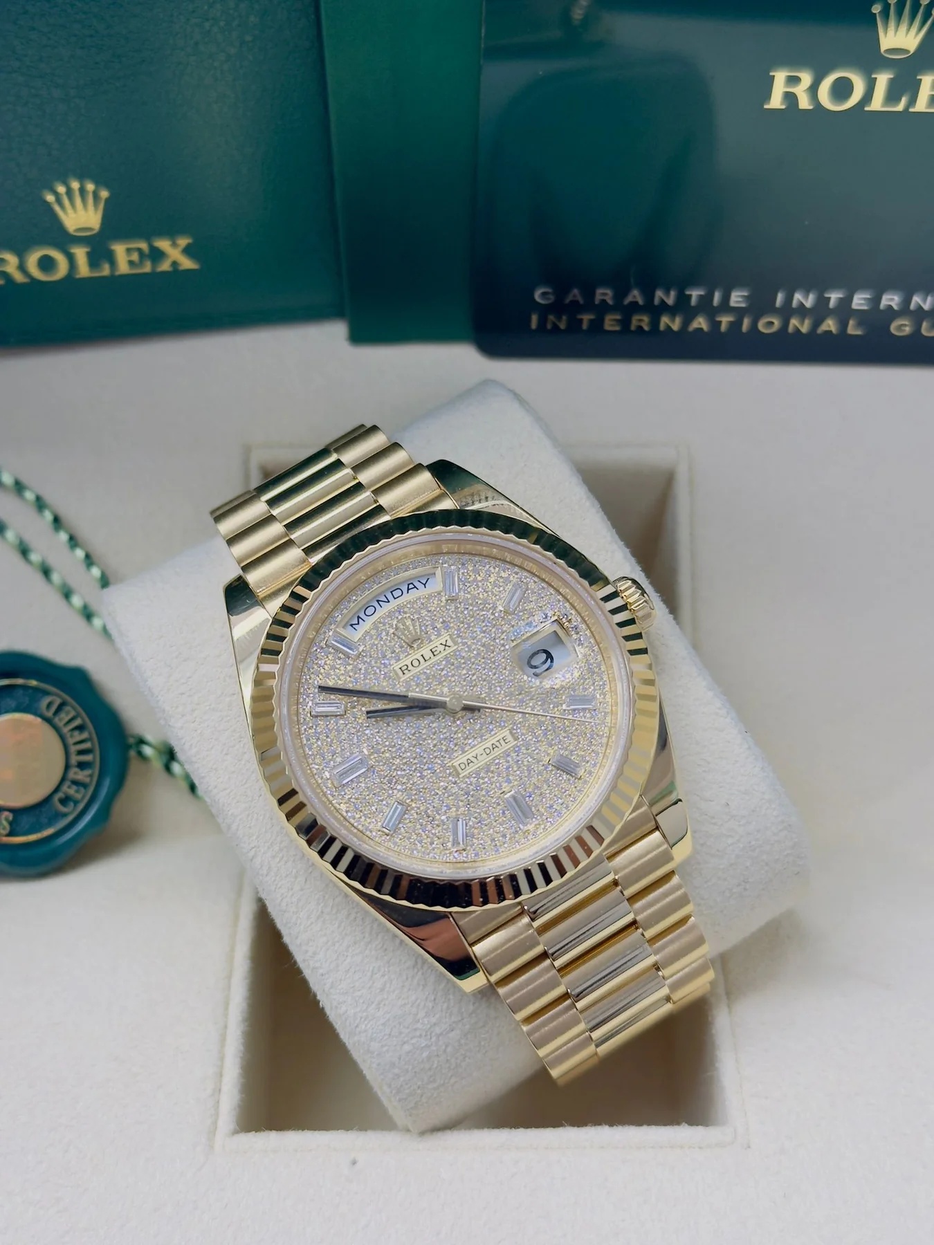 [Super Clone]RLX Yellow Gold President Day Date 40mm Diamond Pave Dial - 228238