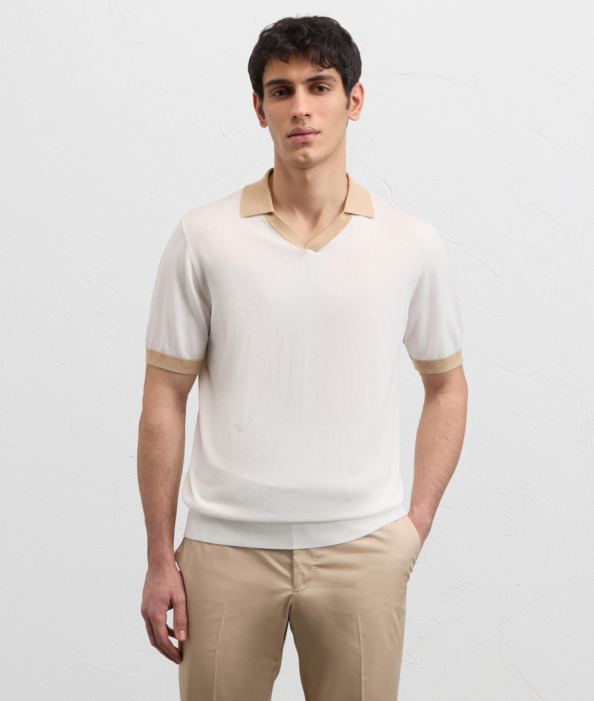 WHITE LYOCELL COTTON AND SILK SHORT SLEEVED POLO SHIRT WITH V NECK
