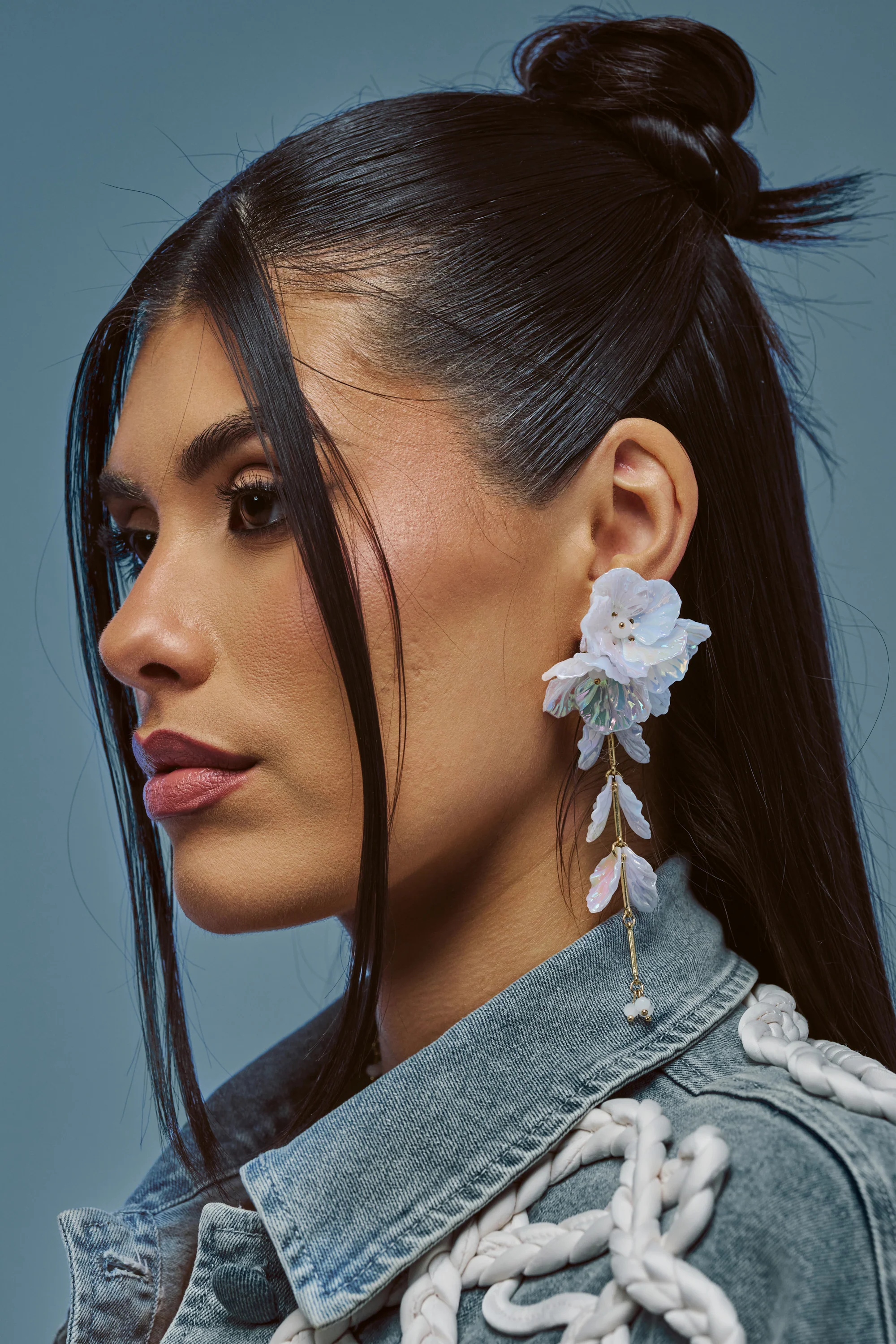 IRIDESCENT FLORAL EARRINGS - Akira Store