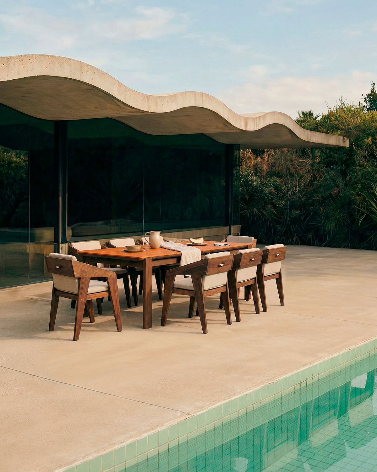 Set Ubel - Tanon - Set de Mesa Extensible Rectangular (225-330x100 cm) Ubel y 8 Sillas con Reposabrazos de Madera de Acacia Tanon de Exterior